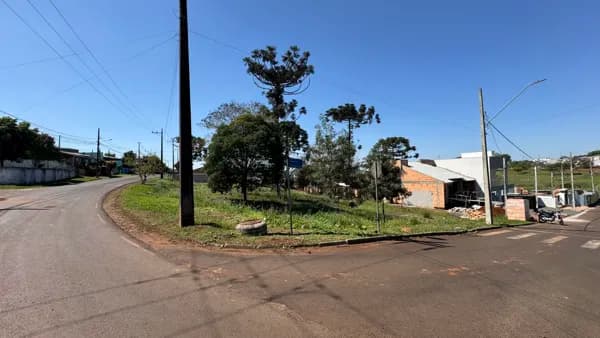 Terreno à venda no bairro Pinheirinho em Francisco Beltrão/PR
