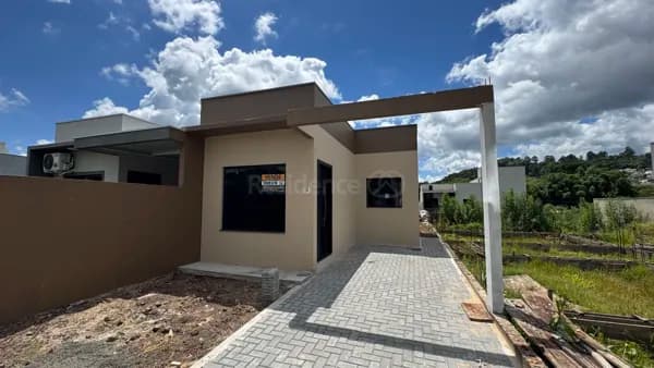 Casa com 3 Dormitórios, sendo 1 Suíte no Loteamento Lago Norte, Francisco Beltrão - PR
