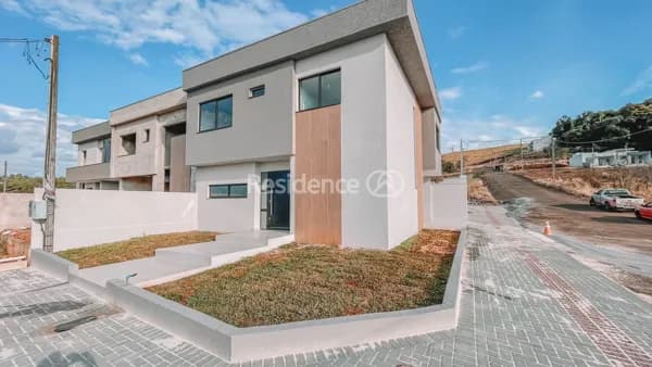 Sobrado à Venda, Próximo a Havan, bairro Água Branca, Francisco Beltrão/PR