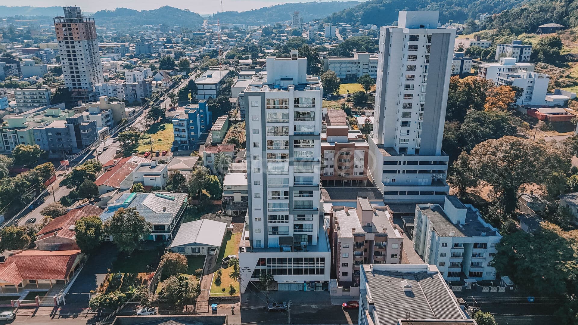 Apartamento Garden Semi mobiliado À Venda – Edifício Itaúna | Centro | Francisco Beltrão/PR