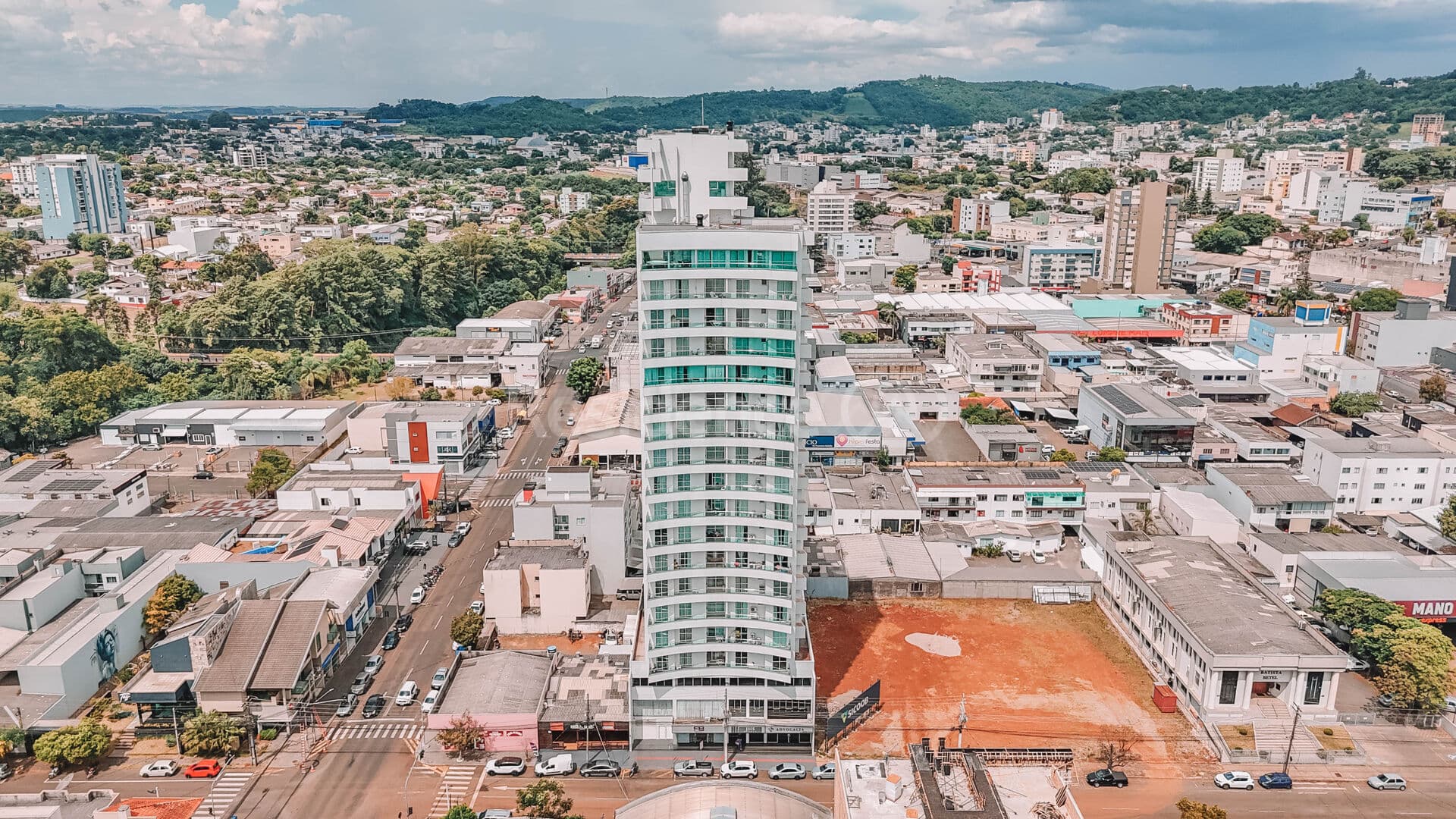 Apartamento Mobiliado, Alto Padrão, no Centro, Francisco Beltrão/PR