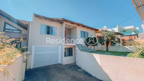 Casa à venda no bairro Alvorada em Francisco Beltrão/PR