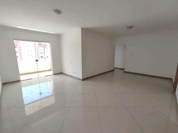Apartamento à venda no bairro Centro em Muriaé/MG
