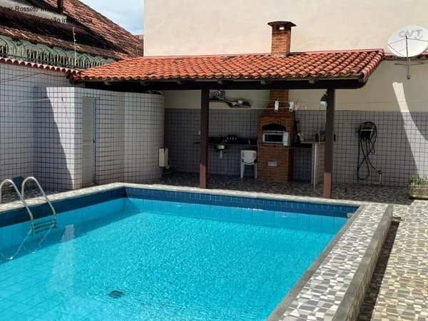 Casa à venda no bairro Mata da Praia em Vitória/ES