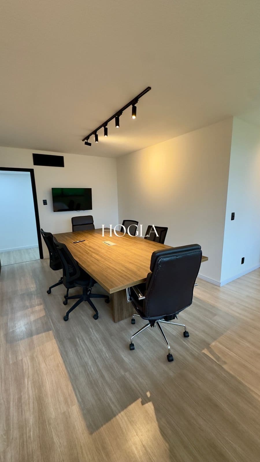 Sala Comercial MOBILIADA em Moema, São Paulo/SP