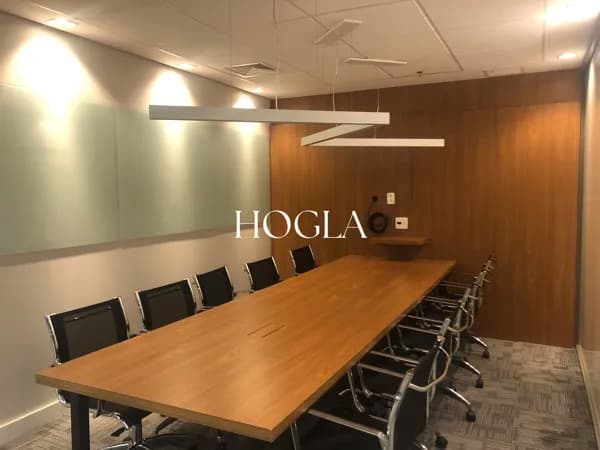 Oportunidade Única de Locação: Conjunto Comercial de Alto Padrão no Edifício Atrium I