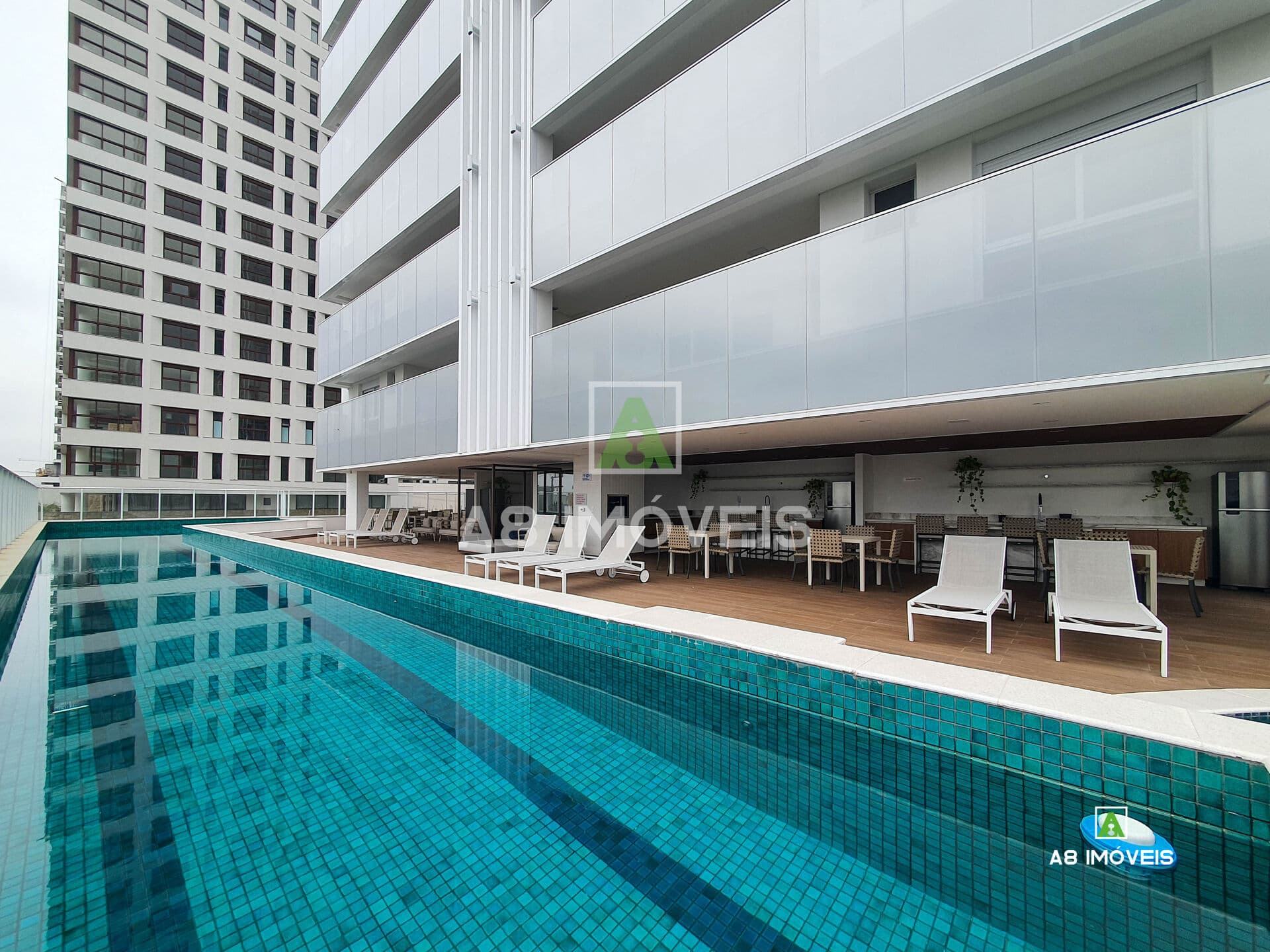APARTAMENTO TRÊS QUARTOS BALNEARIO PIÇARRAS COM VISTA MAR PERMANENTE