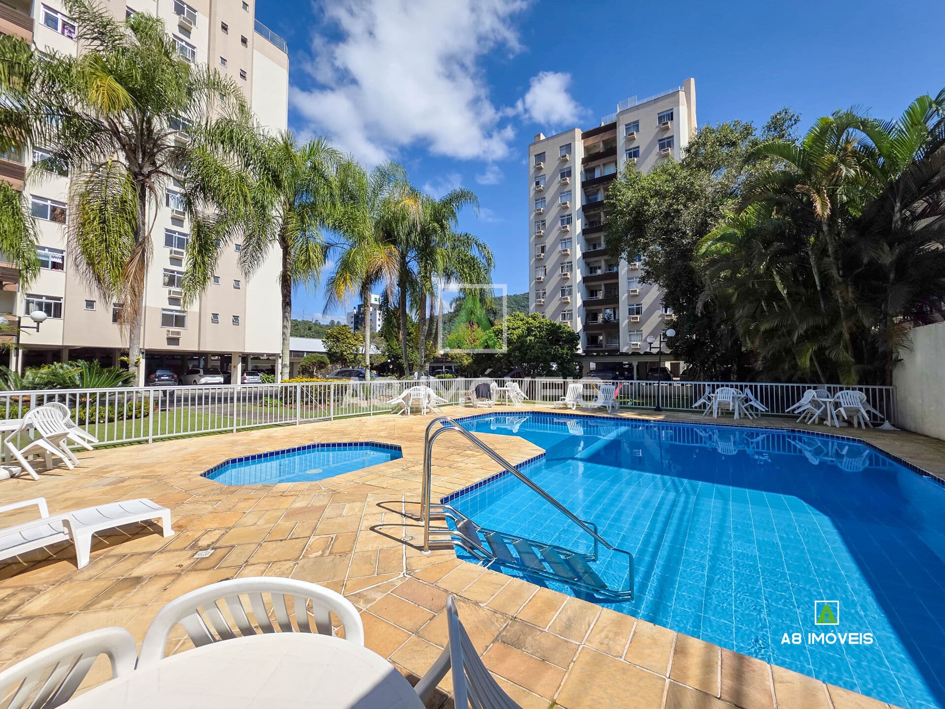 APARTAMENTO CONDOMÍNIO COMPLETO GARCIA BLUMENAU COM 78 M²