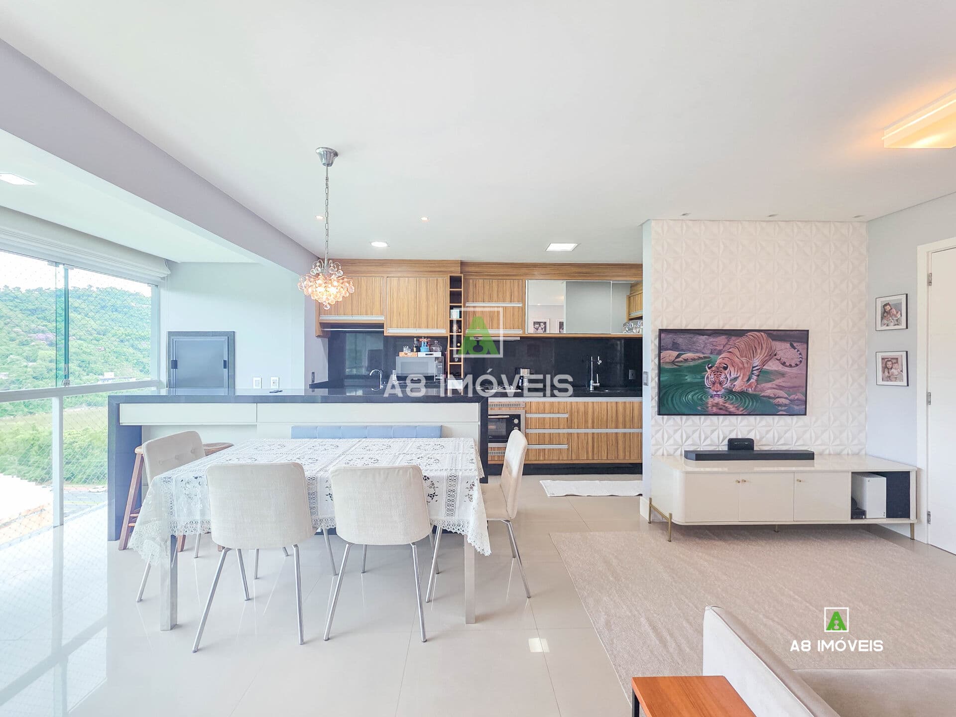 APARTAMENTO MOBILIADO COM SUÍTE DUAS VAGAS ÚLTIMO ANDAR