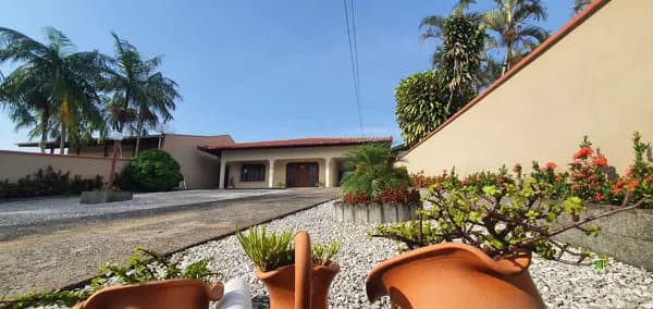 CASA BAIRRO FORTALEZA COM TERRENO 1.007 M² PLANO