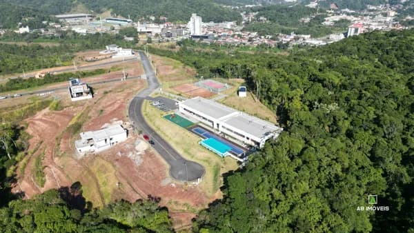 Terreno cOM 375 m² em condomínio fechado OPORTUNIDADE!
