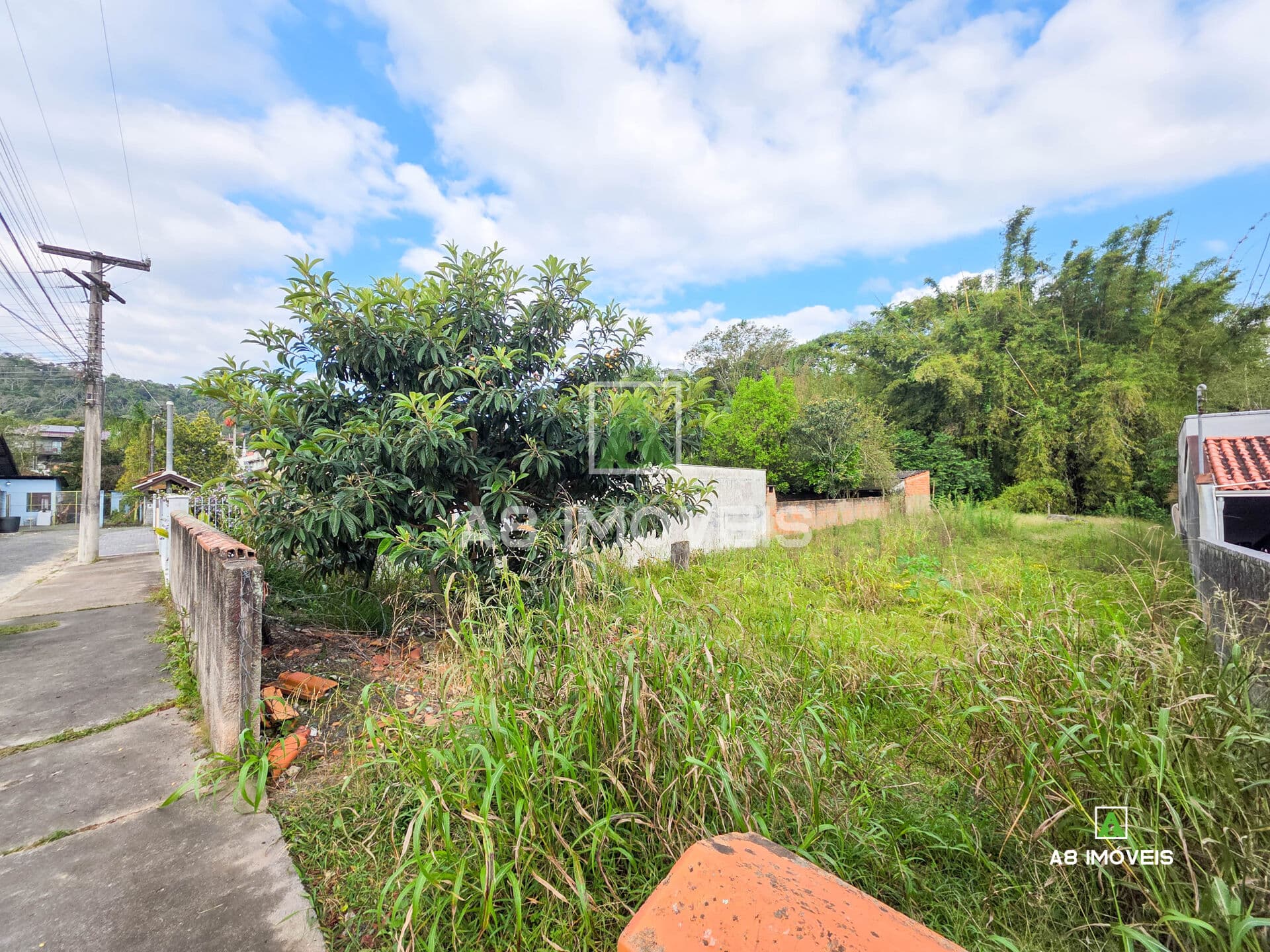 TERRENO PLANO BAIRRO ÁGUA VERDE COM 526 M²