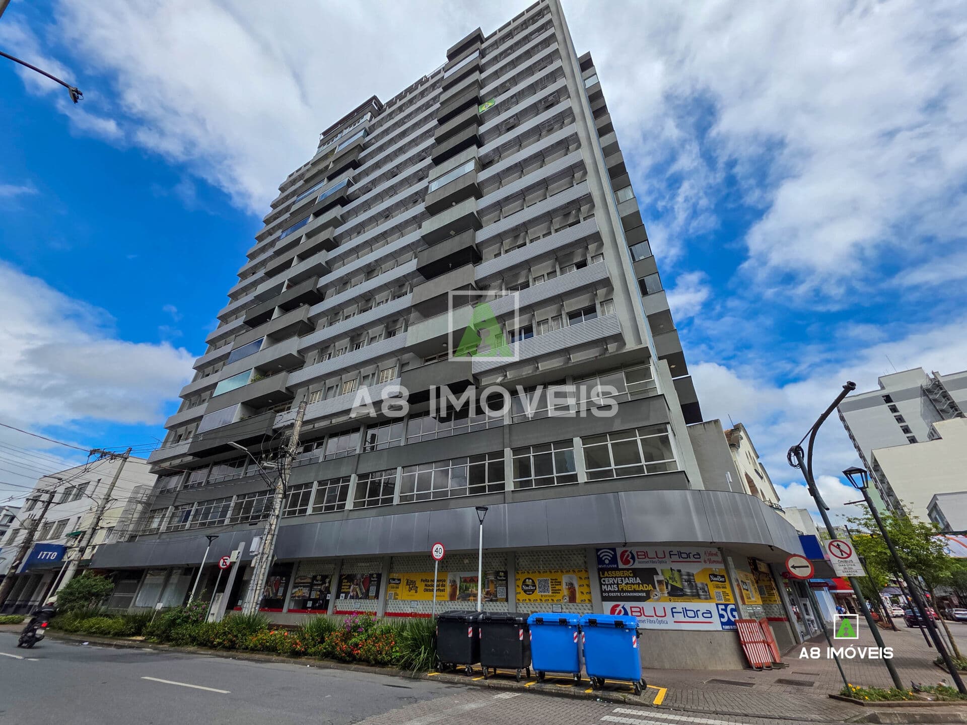 APARTAMENTO CENTRO DE BLUMENAU COM 3 QUARTOS E 2 BANHEIROS
