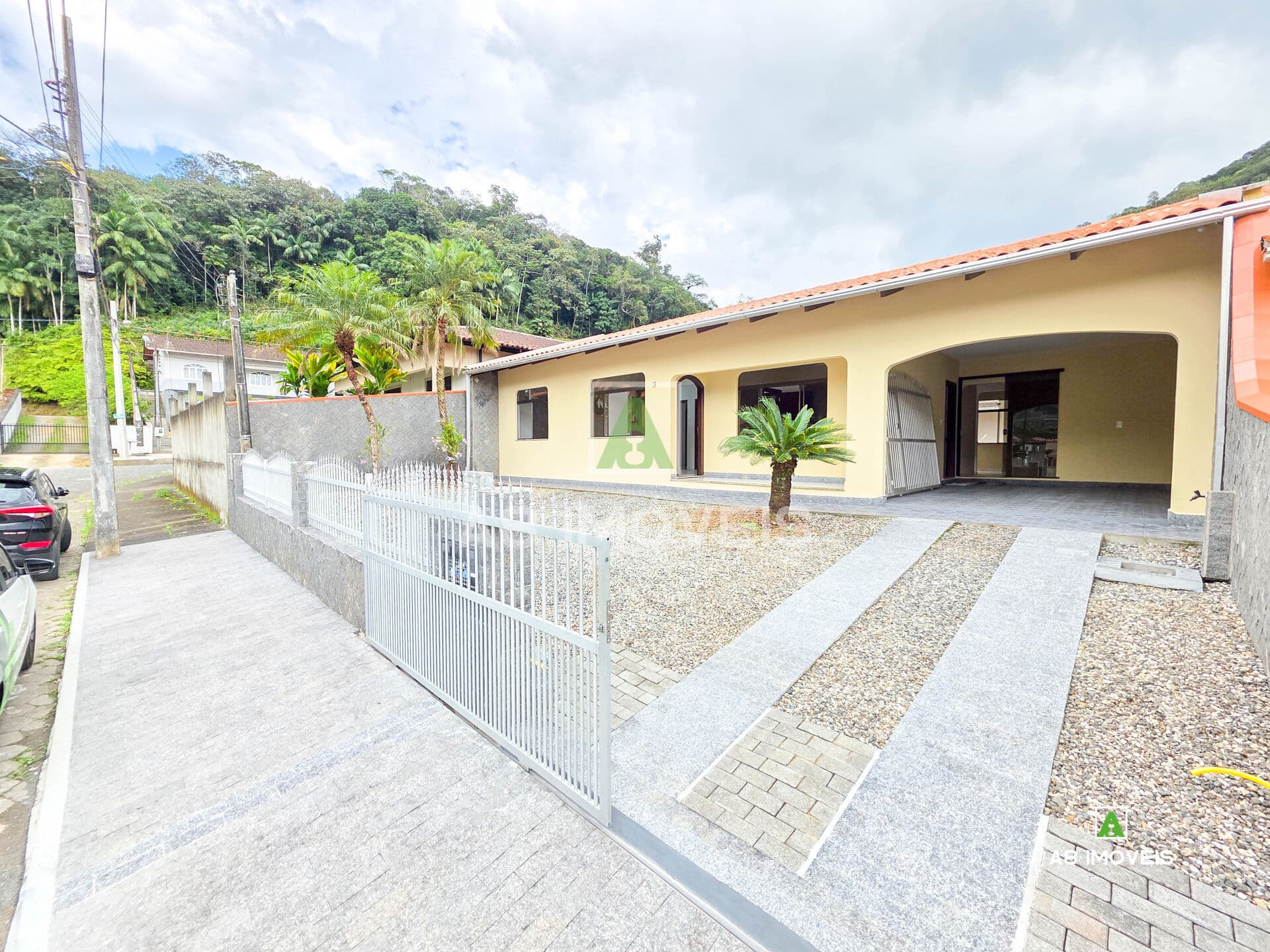 CASA COM PISCINA 3 QUARTOS ÁREA DE FESTA BAIRRO PROGRESSO