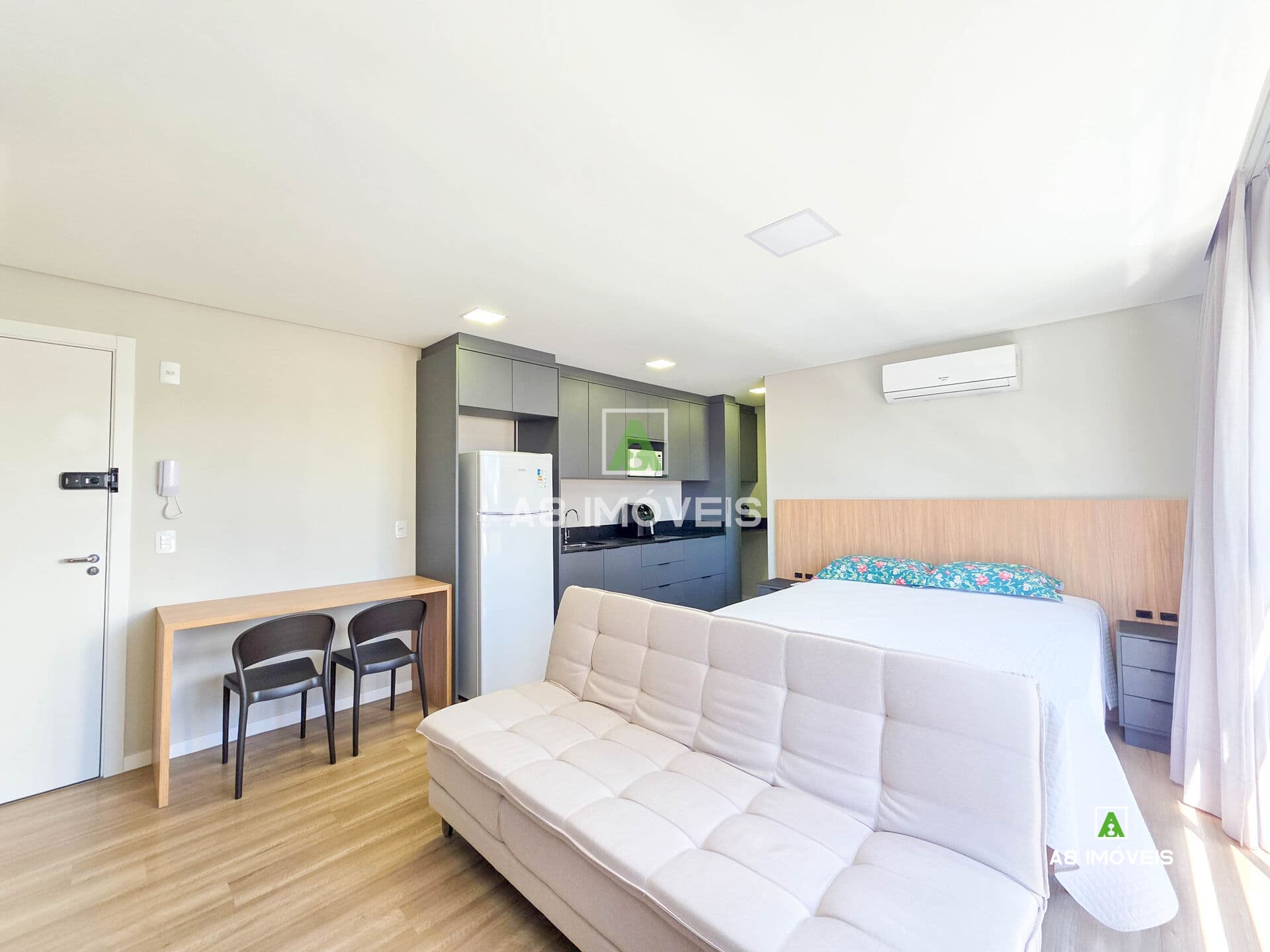 APARTAMENTO / LOFT PRÓXIMO AO TERMINAL DA PROEB COM VAGA COBERTA