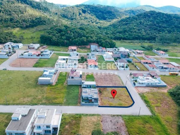 LINDO TERRENO ESQUINA A VENDA EM LOTEAMENTO NOVA TRENTO