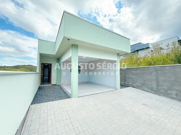 LINDA CASA VENDA NOVA TRENTO COM SUITE E GARAGEM COBERTA