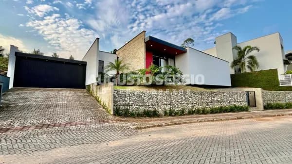 CASA ALTO PADRÃO A VENDA EM GUABIRUBA/SC