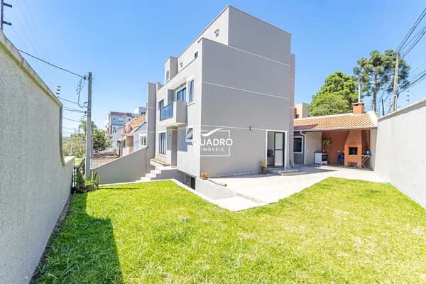 Sobrado com Vista para o Parque Tanguá | Amplo e Ensolarado