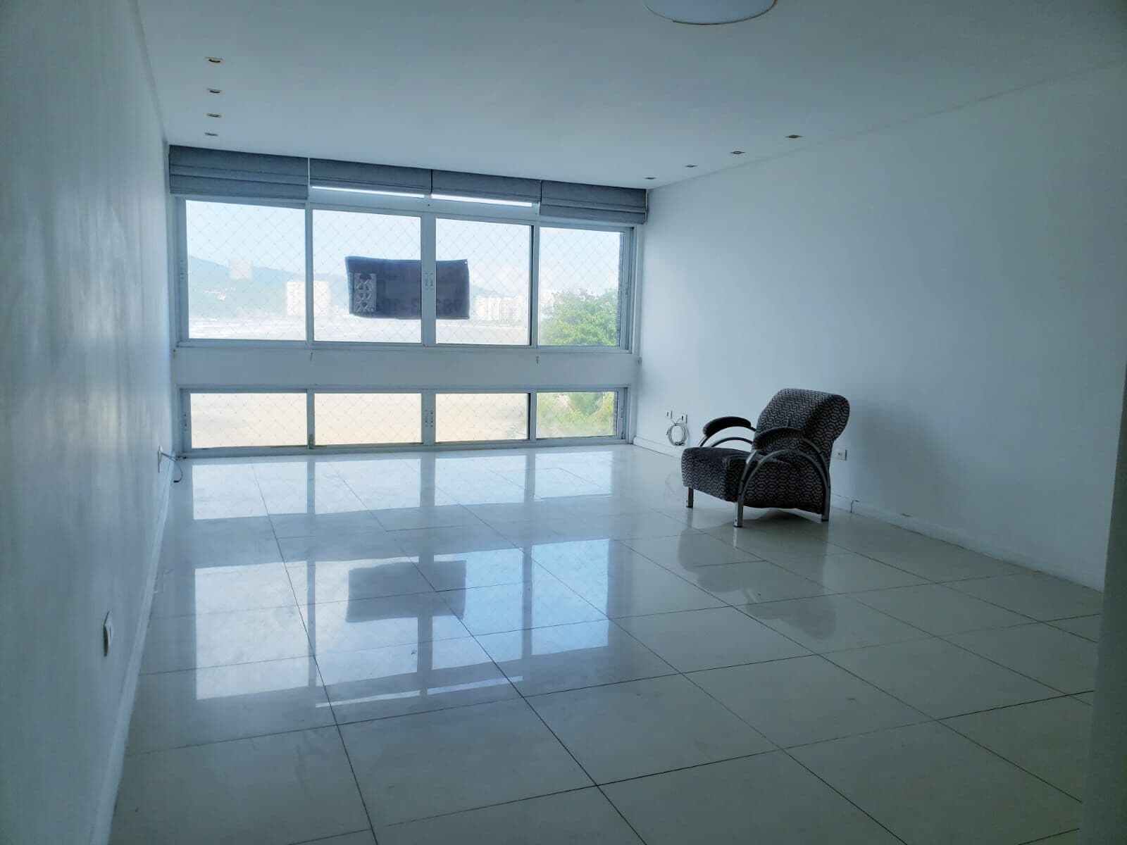 Apartamento 3 dormitórios para venda, sendo 2 suítes, closet, belíssima vista para o mar, 2 vagas de garagem, Localizado Pé na Areia no José Menino em Santos