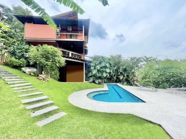 Cond. Recanto Inpla - Casa de revista! 3 dorms / 1 suíte + 2 aptos hóspedes!