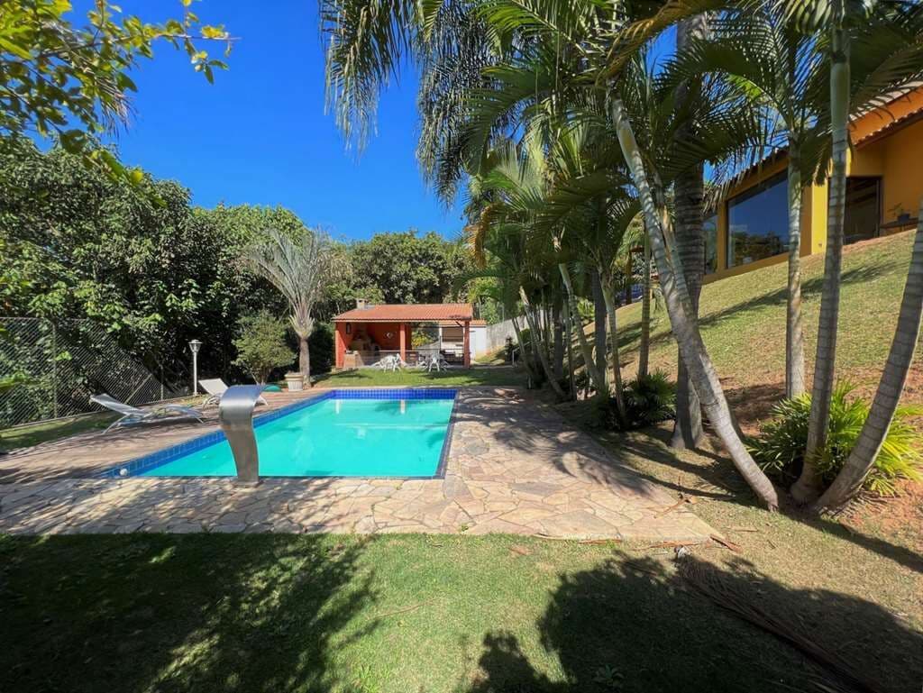 Fazendinha - 4 dorms / 2 suítes - TÉRREA - Natureza e privacidade! Gourmet, piscina e VISTA!