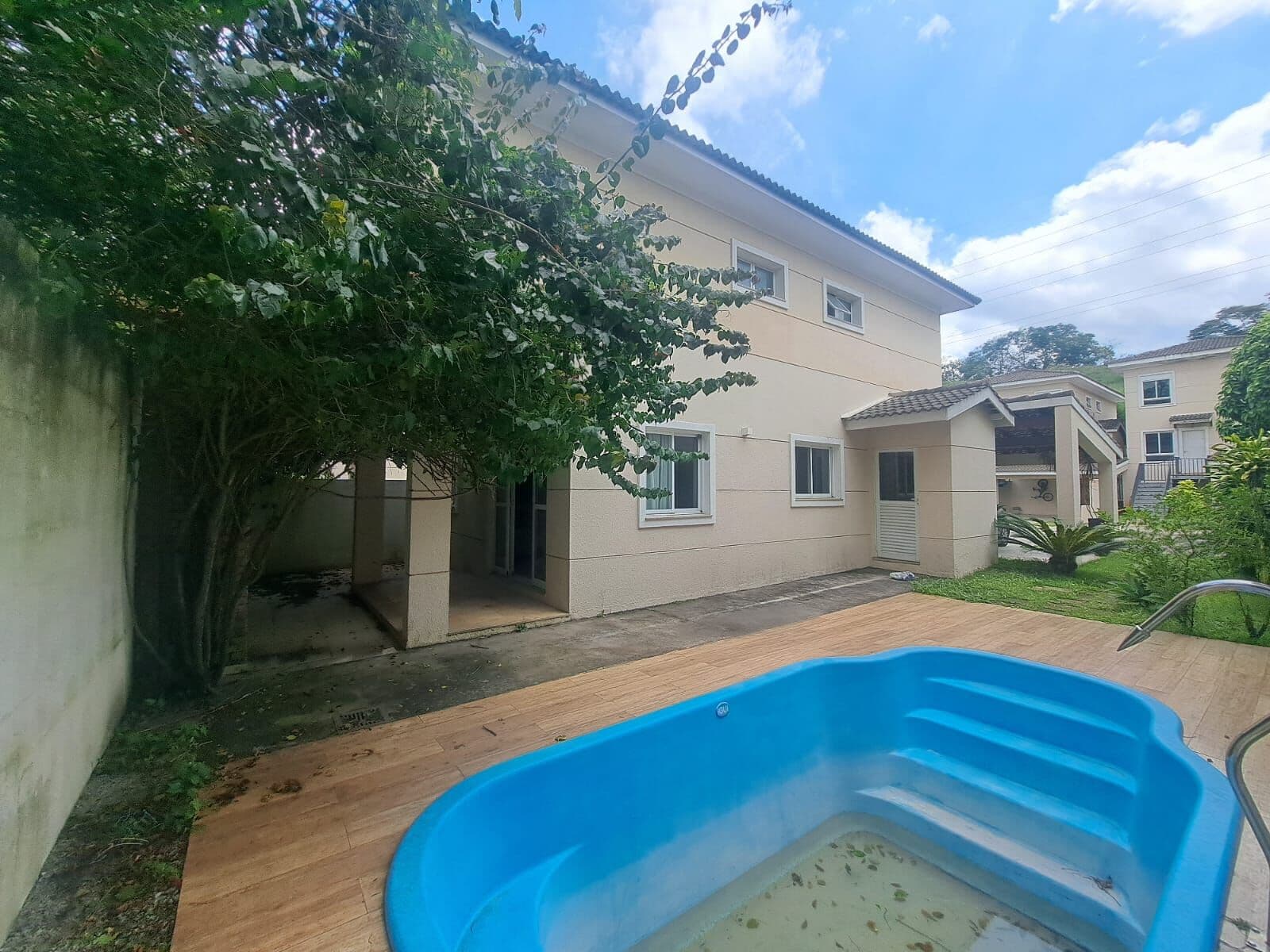 Sobrado em Condomínio na Granja Viana