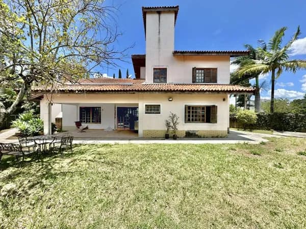 Cond. Vila Velha - Casa 80% TÉRREA, 3 suítes, lote 1.5 46m² plano!