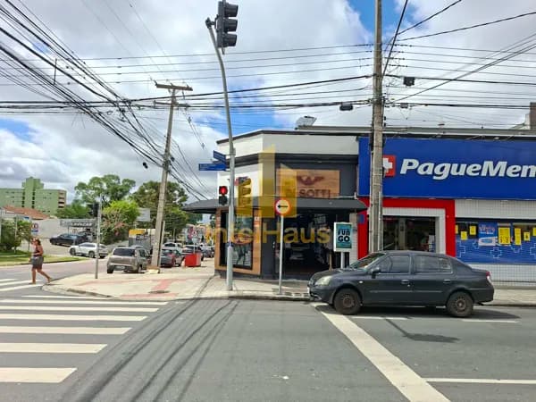 Imóvel Comercial em excelente localização no Bacacheri - renda imediata