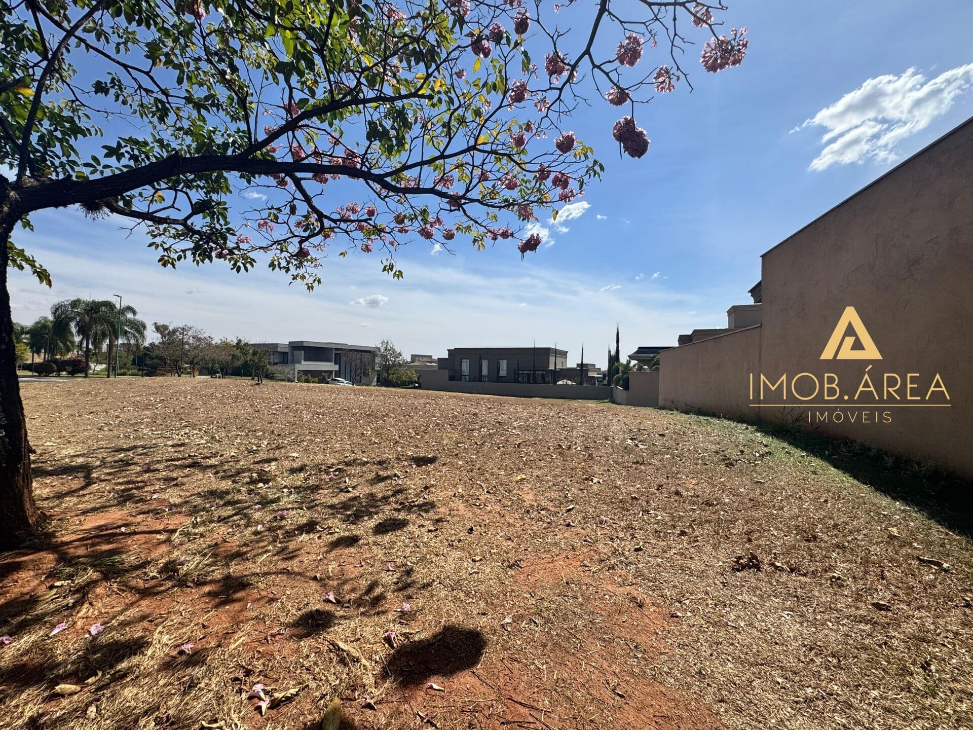 Terreno em Condomínio no QUINTA DO GOLFE RESIDENCIAL