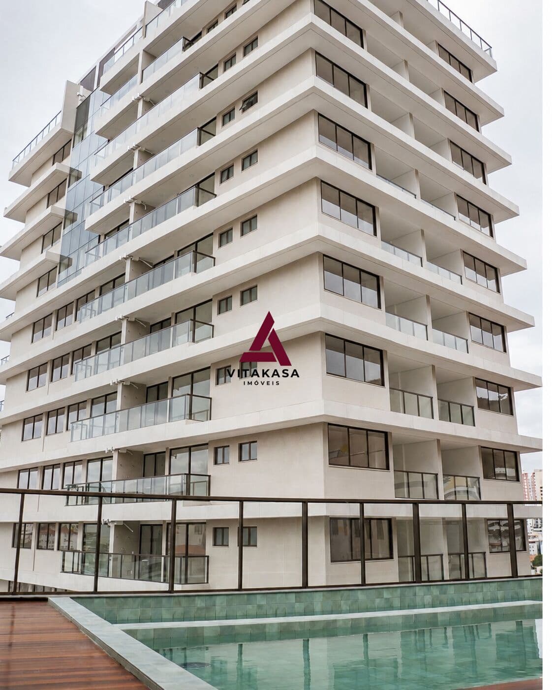 Loja comercial na Av. Itamar Franco com vaga de garagem!