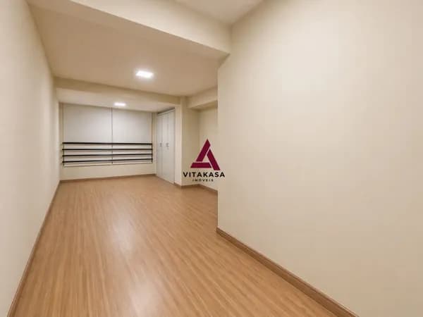 Sala comercial para aluguel no Morro da Glória!