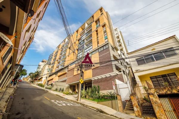 Cobertura Duplex Exclusiva com Elevador Privativo e 3 Vagas de Garagem!