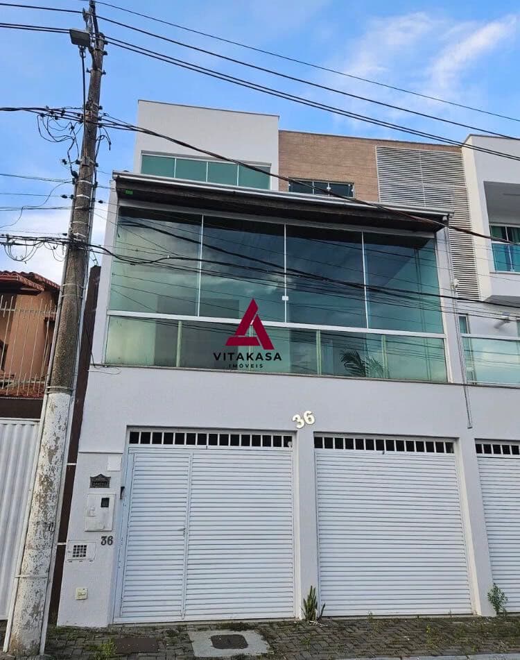 Casa Duplex com 245m², 3 Quartos, Suíte e 2 Vagas no Bairro Aeroporto!
