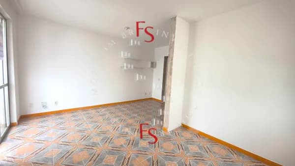 APARTAMENTO COM 1 DORMITÓRIO NO CENTRO DE FLORIPA