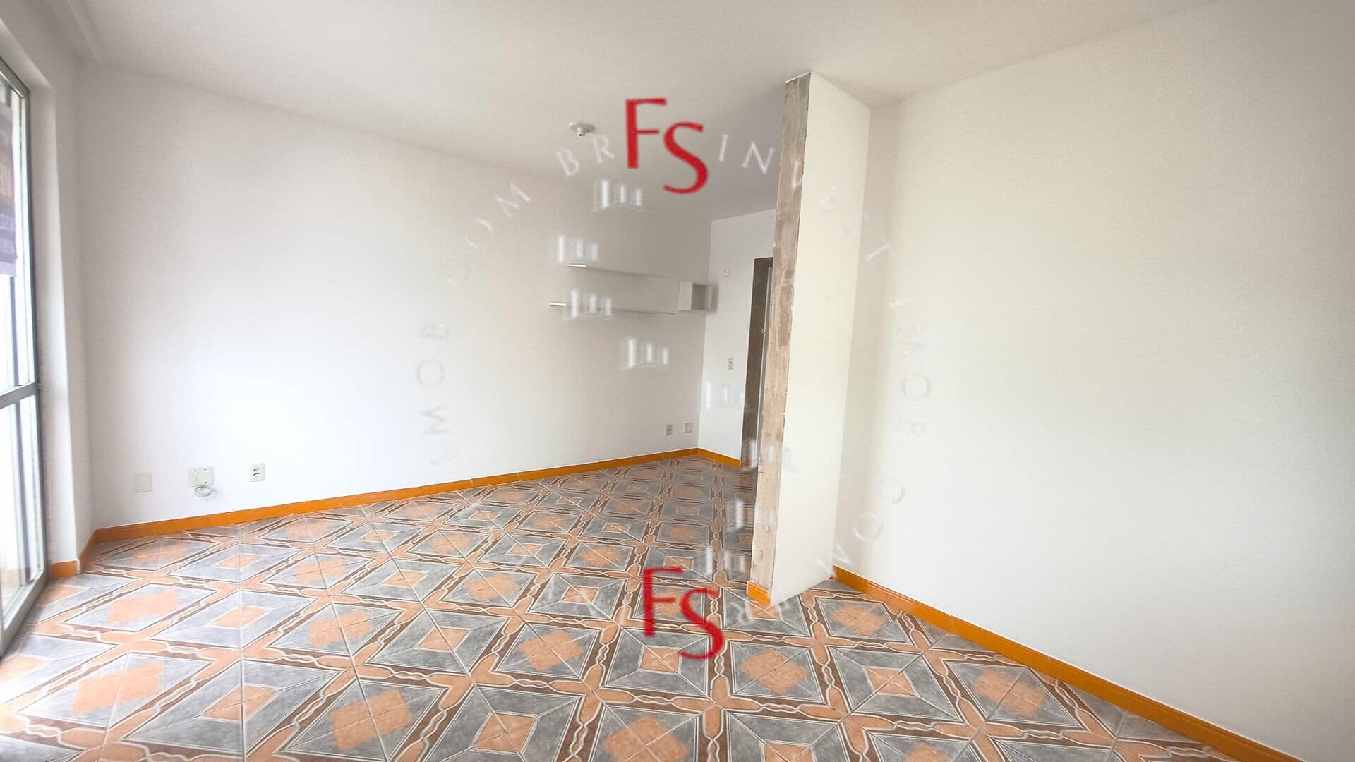 APARTAMENTO COM 1 DORMITÓRIO NO CENTRO DE FLORIPA
