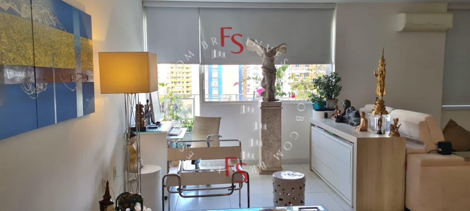 APARTAMENTO COM 3 DORMITÓRIOS EM ÁREA NOBRE DO CENTRO DE FLORIPA