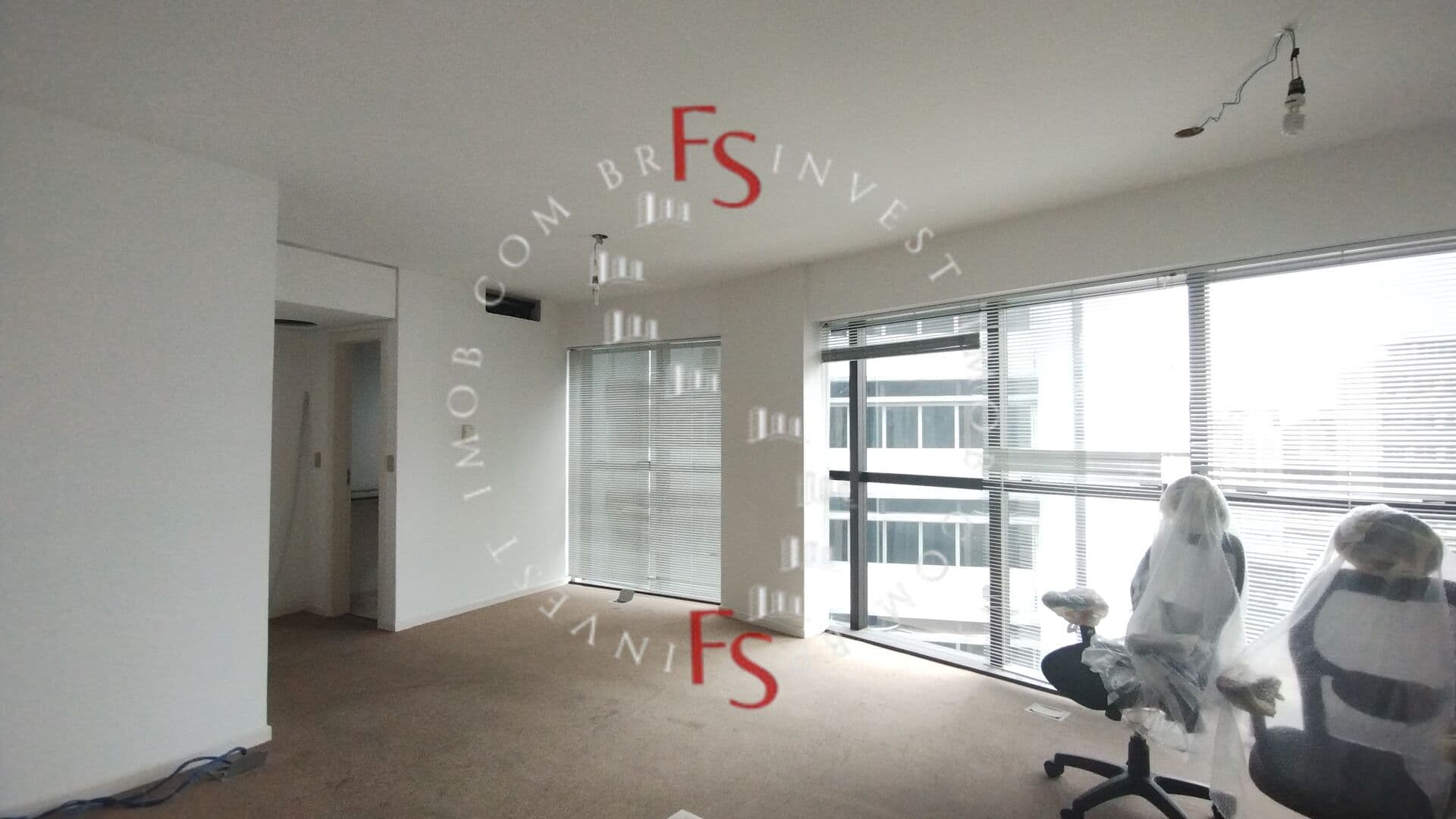 SALA COMERCIAL/ESCRITÓRIO NO CENTRO DE FLORIPA