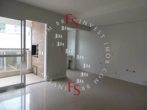 LINDO APARTAMENTO NUM CONDOMINIO COM VARIADA INFRAESTRUTURA, NO ITACORUBI