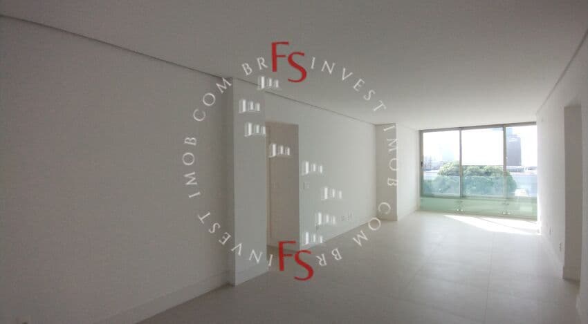 APARTAMENTO COM 3 DORMITÓRIOS NO BAIRRO DA AGRONÔMICA, FLORIPA.