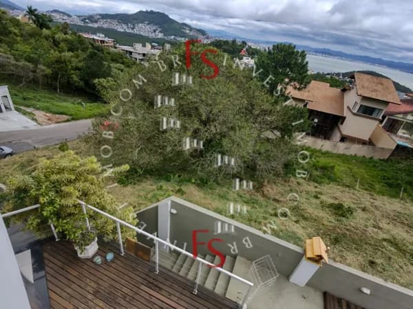 AMPLO TERRENO EM ÁREA EXCLUSIVA DA ILHA, NO BAIRRO JOÃO PAULO