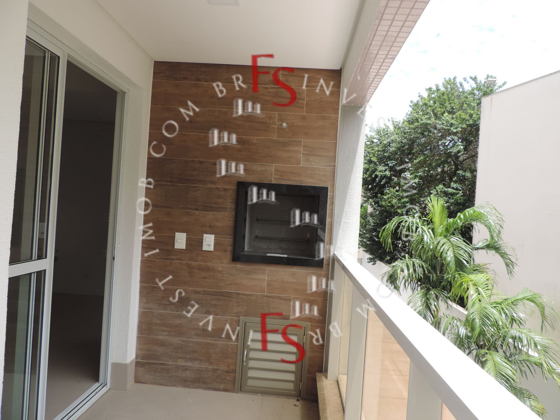 APARTAMENTO SEMI MOBILIADO COM 2 QUARTOS NO ITACORUBI