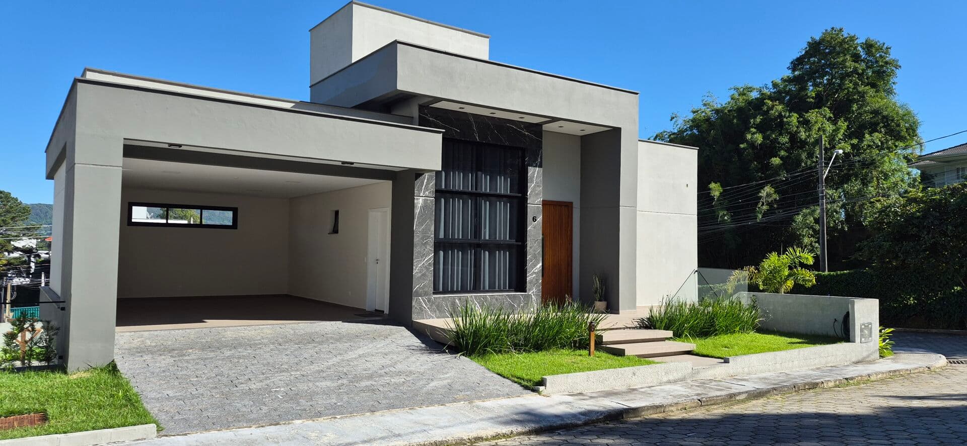 Casa em Condomínio Fechado no Córrego Grande, Florianópolis/SC