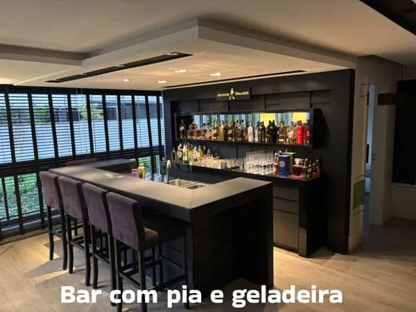 Garden luxuoso totalmente mobiliado e decorado com 4 dormitórios e 325 m² privativos em localização super valorizada no Centro !