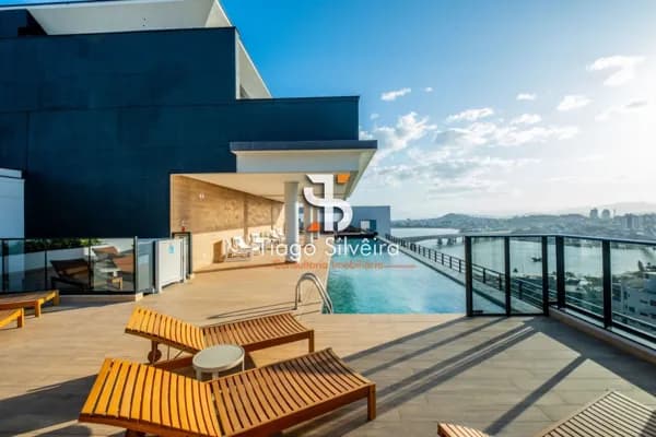 Studio mobiliado com vista espetacular para a Ponte Hercílio Luz – Andar alto!