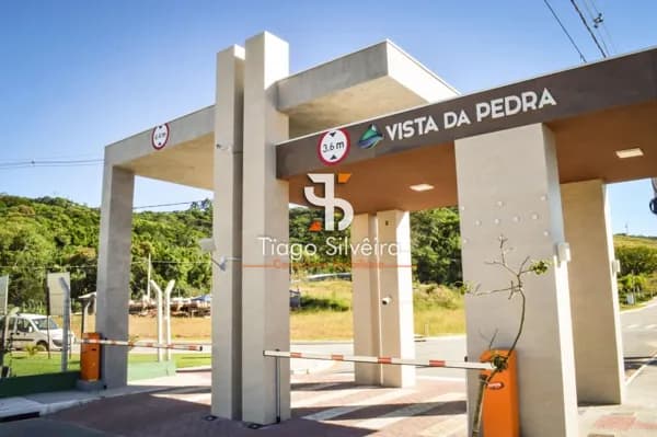 Terreno em Condomínio Fechado à Venda em São José/SC – 360m² com Vista para Pedra Branca