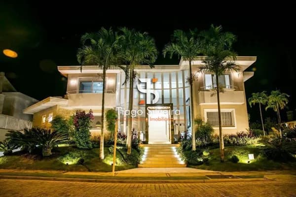 Casa de Luxo em Jurerê Internacional – Conforto, Elegância e Exclusividade