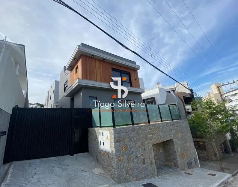 Casa em condomínio exclusivo, com controle de acesso e tranquilidade garantida