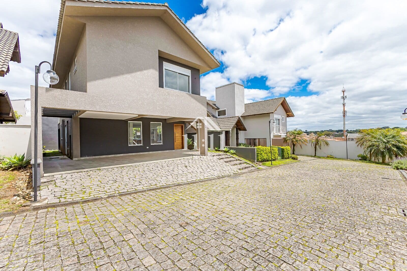 Casa excelente no Bairro Santa Felicidade - Curitiba