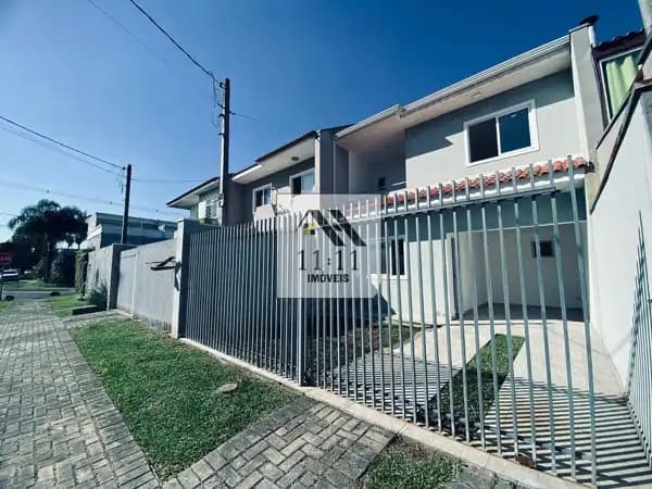Sobrado à venda no bairro Uberaba em Curitiba/PR